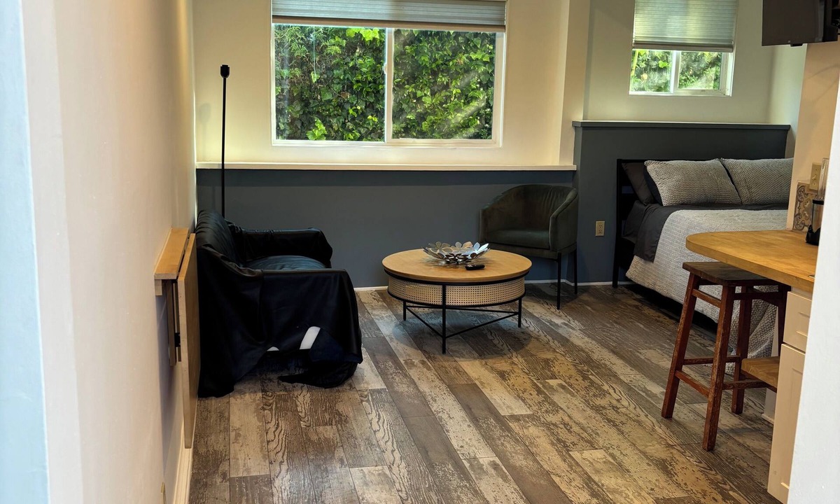 Coastal San Pedro Apartment | Charming studio with AC in the heart of Los Angeles.
