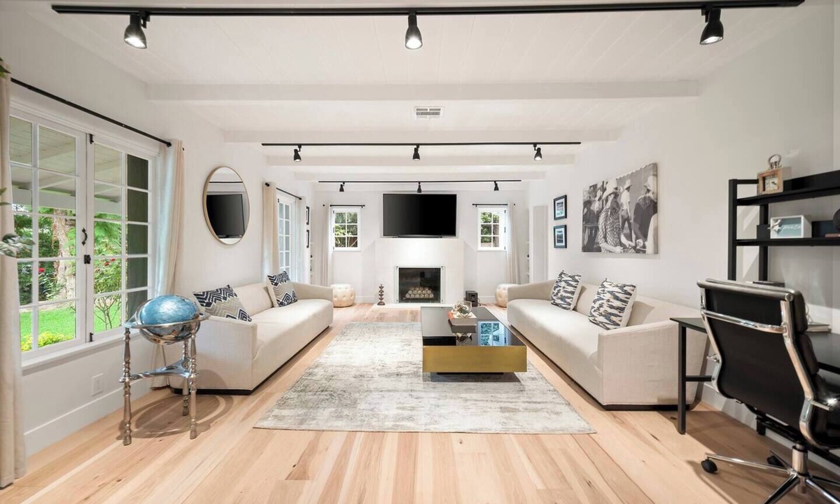 North Hollywood House | Chic 4-Bedroom Vacation Rental in Studio City – Toluca Lake
