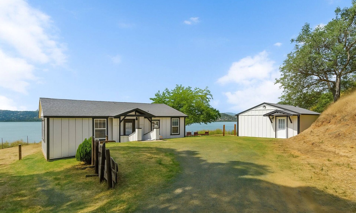 Wilbur Springs House | Chic House PLUS Charming Cottage - Amazing Lake View