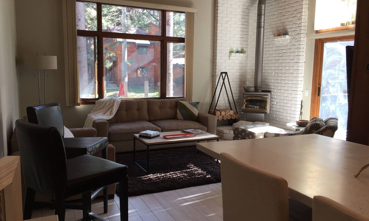 Mammoth Lakes House | Chic, Modern 2BR +Loft Townhouse