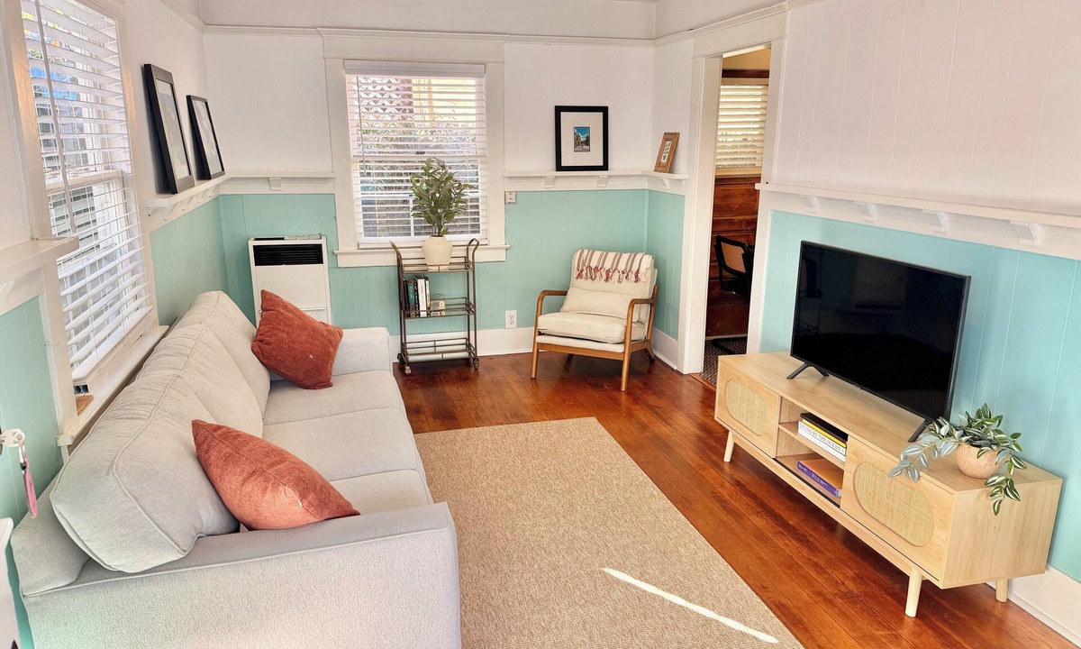 South Redondo Cottage | Coastal Beach Cottage 5-minute walk to the beach, coffee shops, and dining