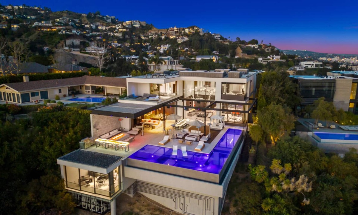 Hollywood Hills West Villa | Collingwood - Modern Architectural Home with Spectacular Views