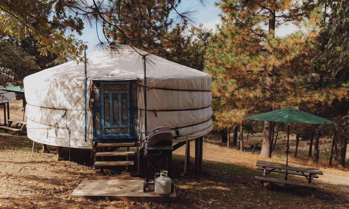 Dunlap House | Cosy yurt at a nature retreat in Dunlap, CA