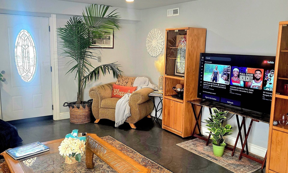Fairview House | Country Cottage on 2Acre Estate Alameda County Gem 25min away SFO & OAK Airports