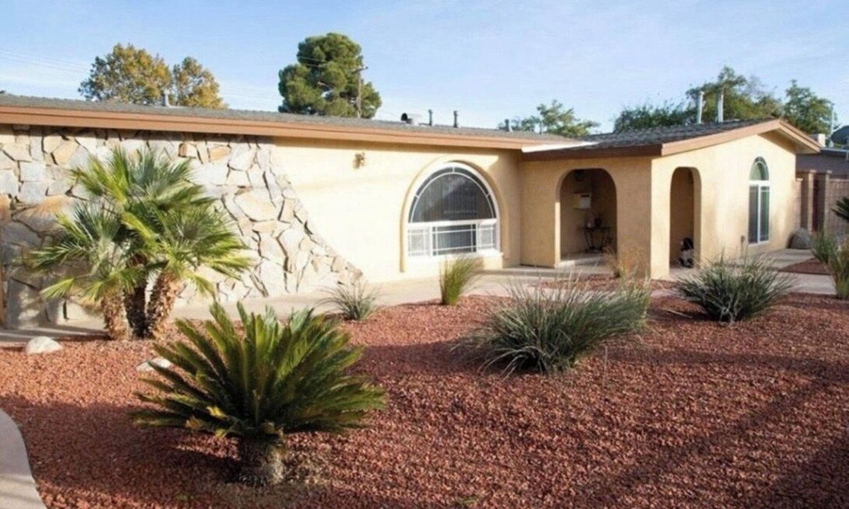 Palmdale House | Cozy 2-bedroom house in pleasant Palmdale with AC /Fast internet