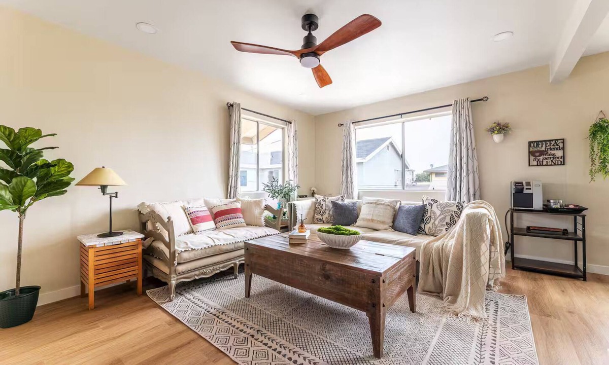Hawthorne Apartment | Cozy and Bright Vacation Home with EV Charging near SoFi & LAX