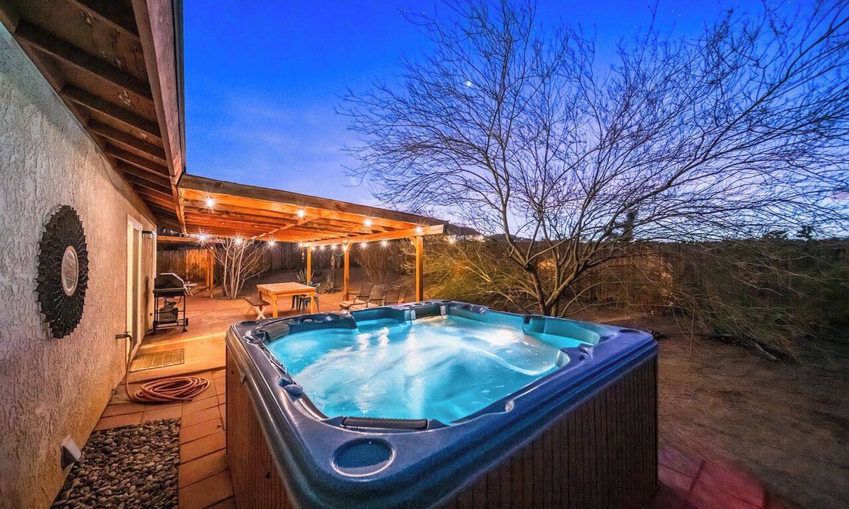 Joshua Tree House | Cozy Retreat with Amazing Desert Views