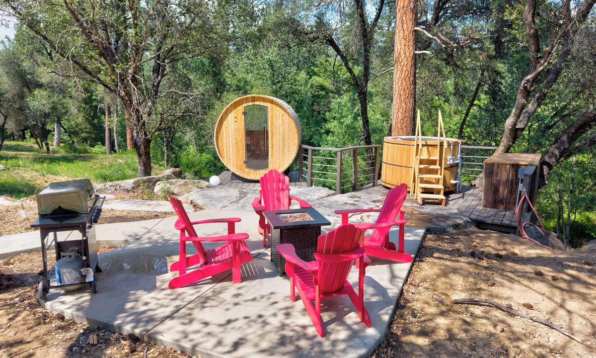 North Fork House | Creekside Quail Landing Near Yosemite & Bass Lake