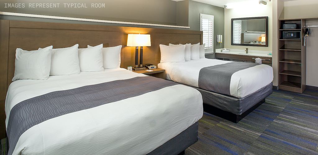 Cuernavaca Apartment | Crestview | Polished Room + Business Center