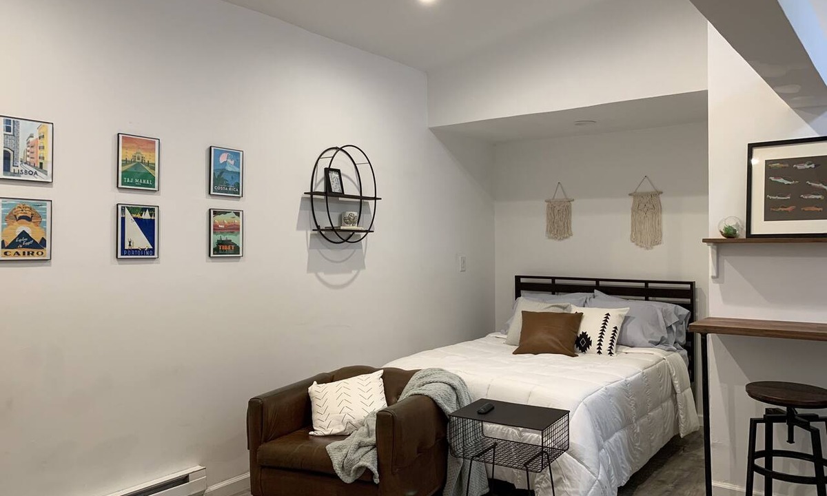 Oakland Apartment | Cute Studio with great design!