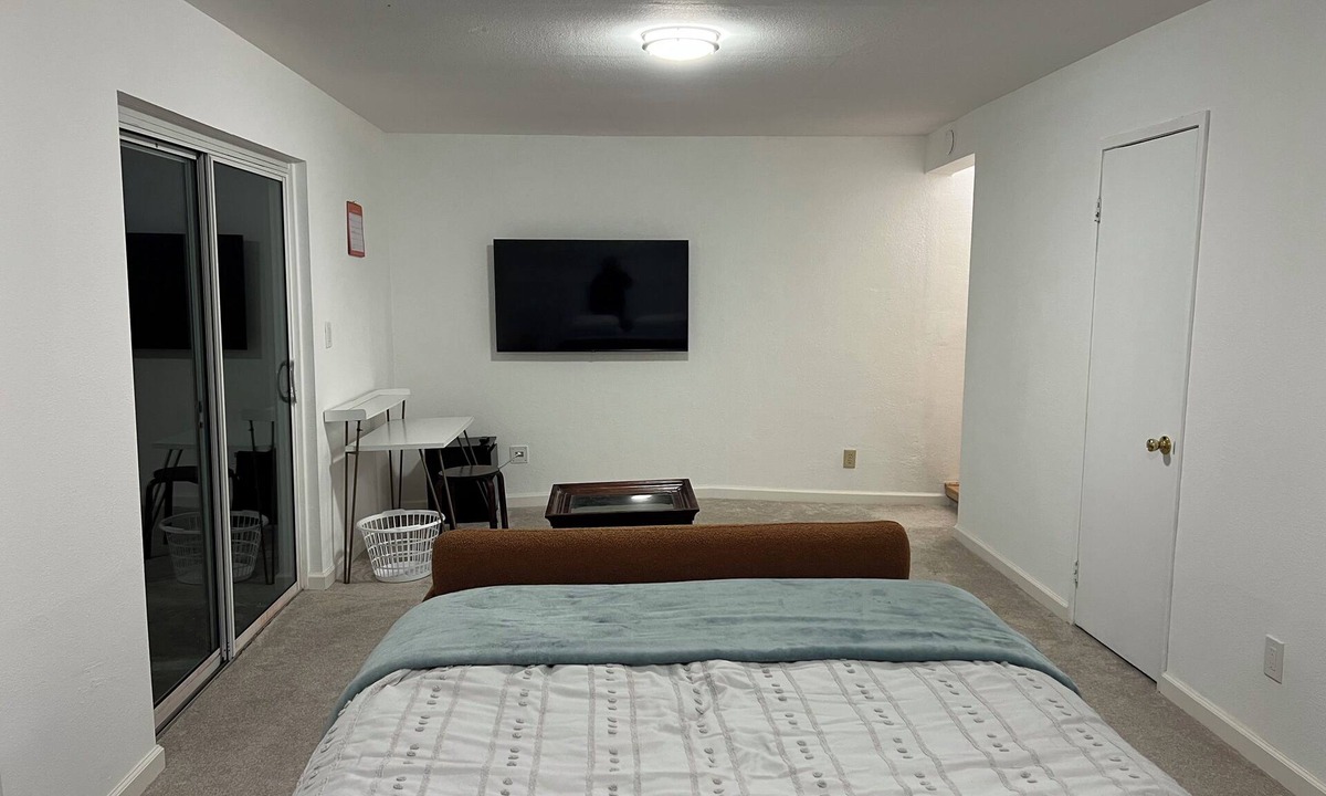 Serramonte House | Delightful 1-bedroom studio in Daly City perfect for your getaway