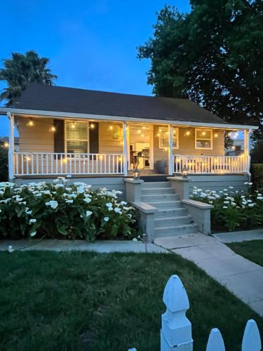 Pleasanton House | Digital Nomad Paradise Walk to downtown