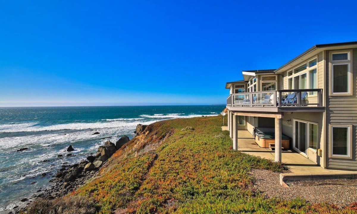Dillon Beach House | Dillon Beach & Pacific Horizon! 5-Stars! HotTub/Solar/WiFi~Sea Glass