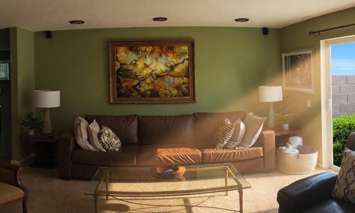 Orange House | Disney Area Home w/Magical Gardens& Kids Playhouse