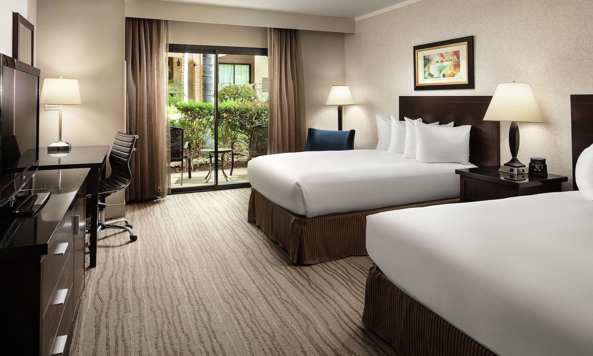 Claremont Hotel | DoubleTree by Hilton Claremont