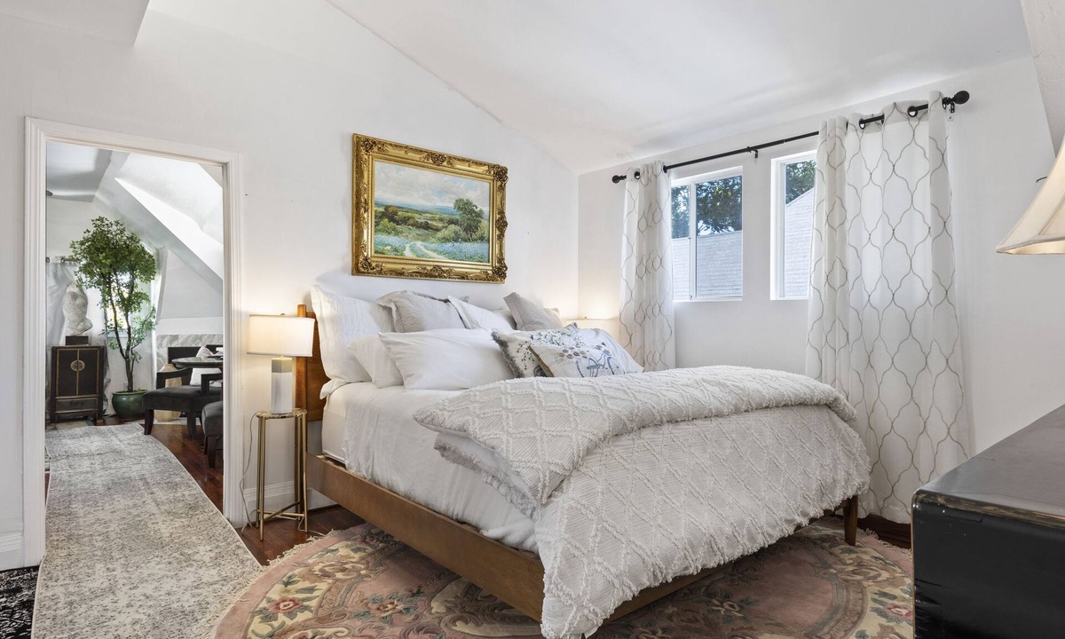 San Jose House | Downtown SJ The Hensley House