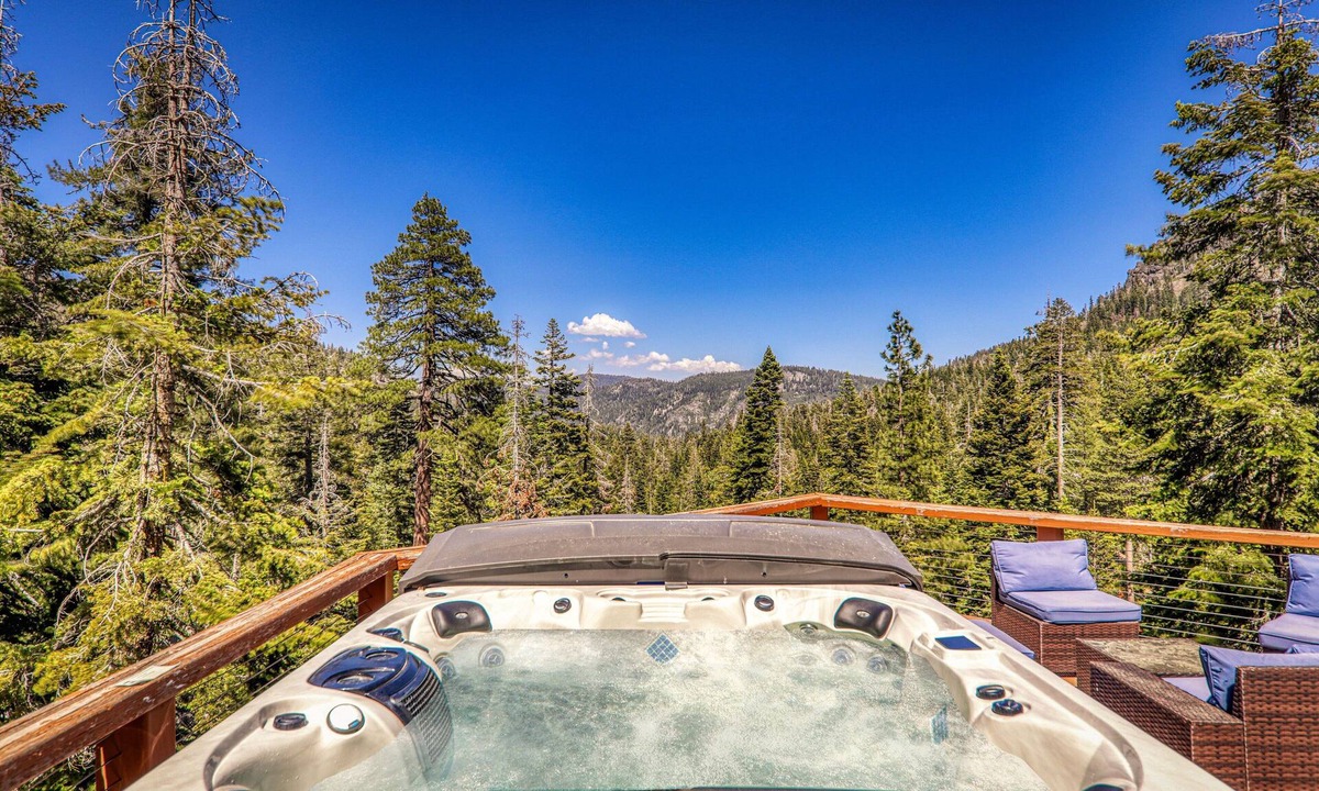 Alpine Meadows House | Eagles Nest at Palisades Alpine- Hot Tub- Pool Table- Shuttle to Slopes- Dogs OK!
