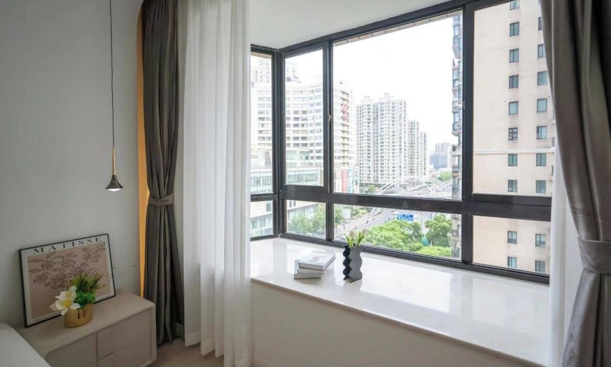 Huangpu Apartment | Easternhub-Chic 2-bedroom apartment with AC, WiFi in marvelous Shanghai
