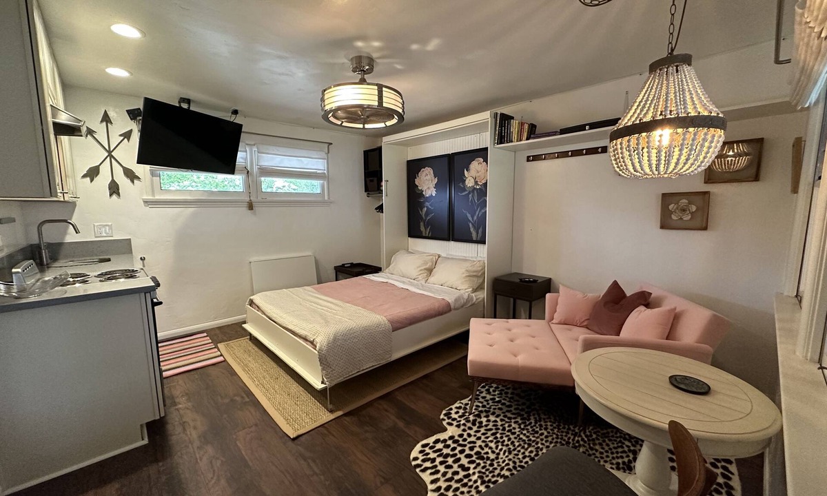 San Clemente Apartment | El Estudio Rosa