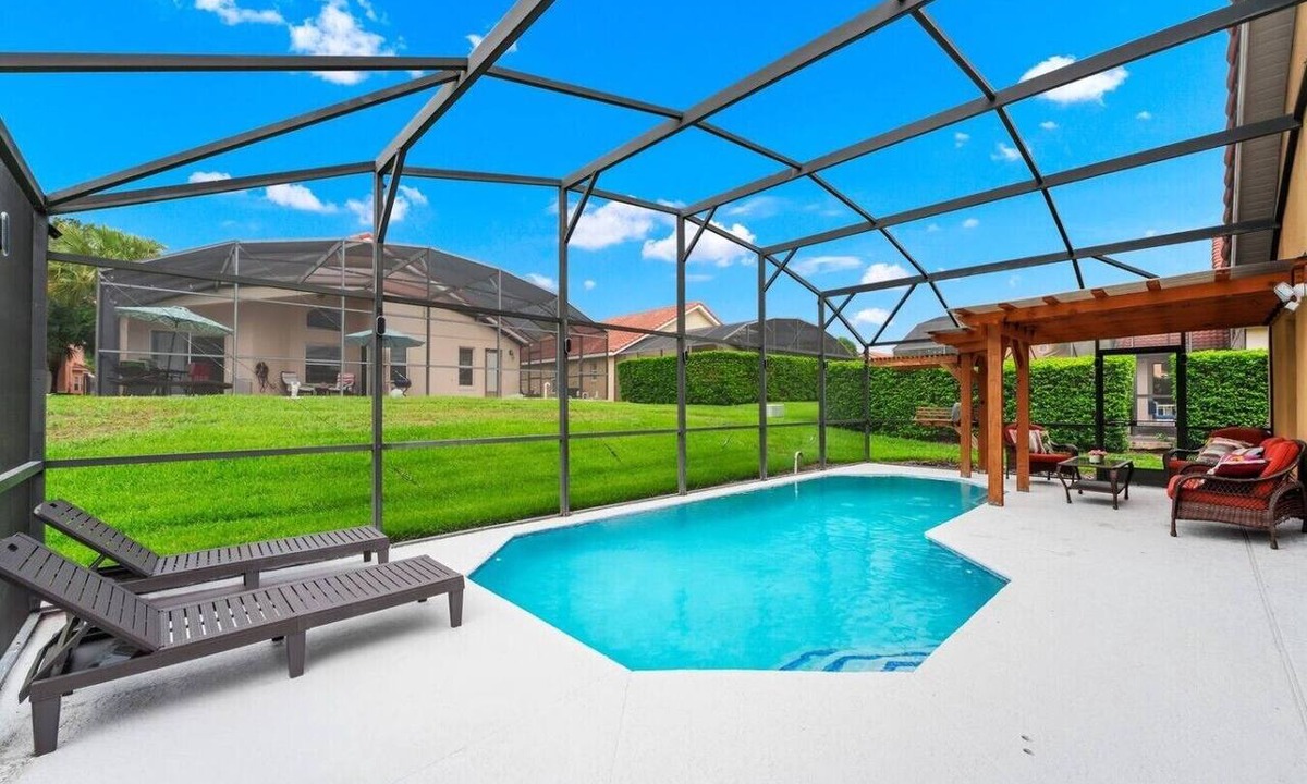 Solana House | Elegant Solana Retreat | Pool | 20 Min to Disney