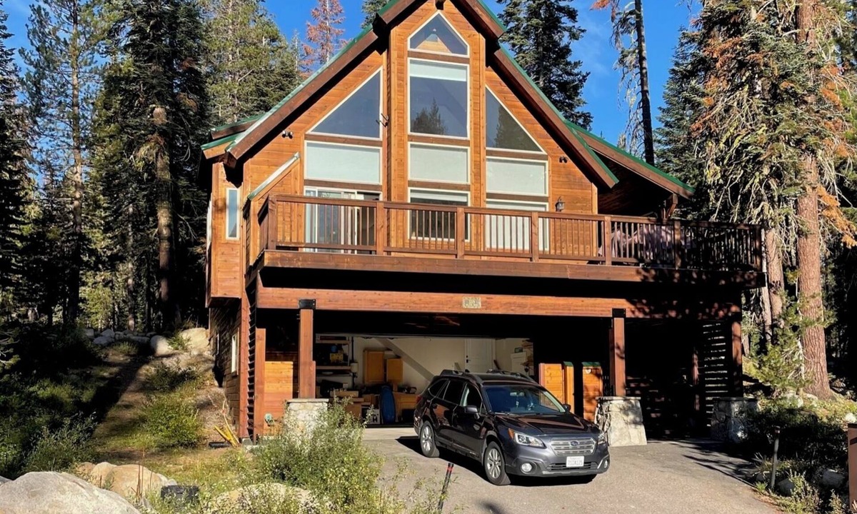 Serene Lakes Cabin | Enjoy the High Sierras at the Hillside Mountain Retreat, elegantly rustic cabin