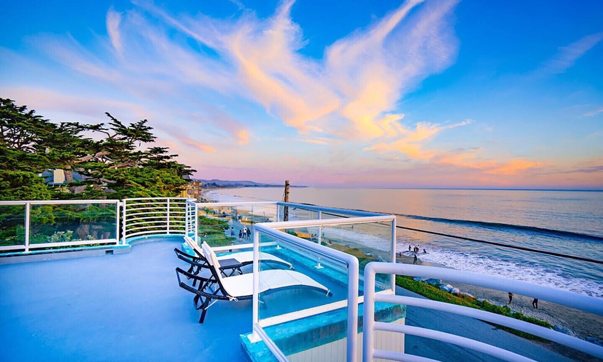 El Granada House | Entire Oceanfront Private Estate | Multi-Level Retreat with Rooftop
