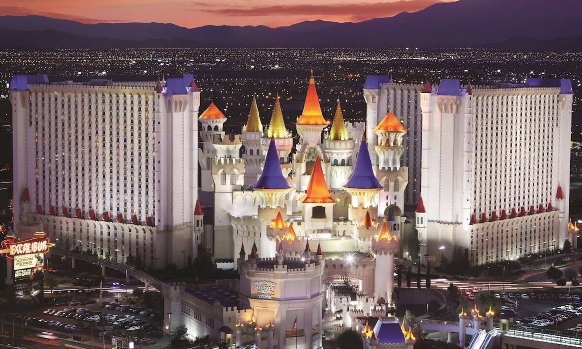 Las Vegas Strip Hotel | Excalibur Hotel & Casino - Right on the Strip! - 1 King Bed Suite - Sleeps 2