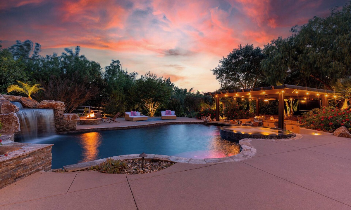 Fallbrook House | Family Fun Retreat! Pool, Theater, Games, Wineries