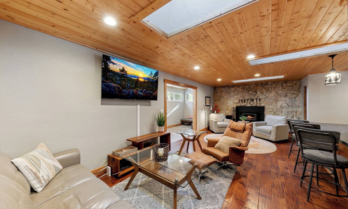 Tahoe Paradise House | Forested Family Getaway: Hot Tub, BBQ, Ping Pong