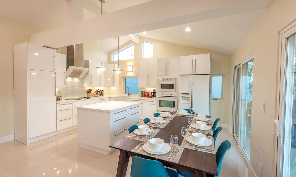 Santa Ana Heights Condo | Four Bedroom Condo One Street From The Sand with AC!
