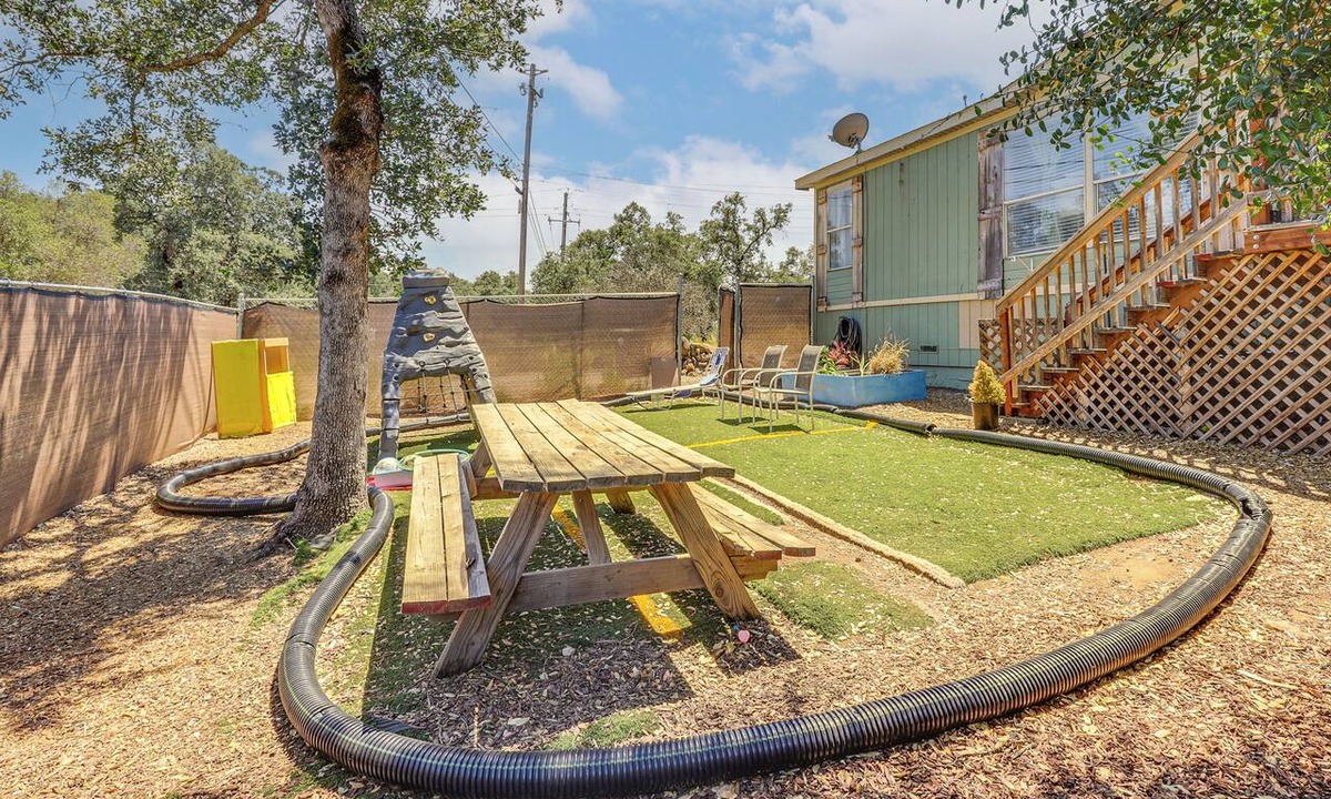 Clear Lake House | Fun w/Family! Clearlake Getaway w/Private Yard