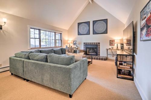 Truckee House | Furnished Deck: Cabin on Northstar Shuttle Route!