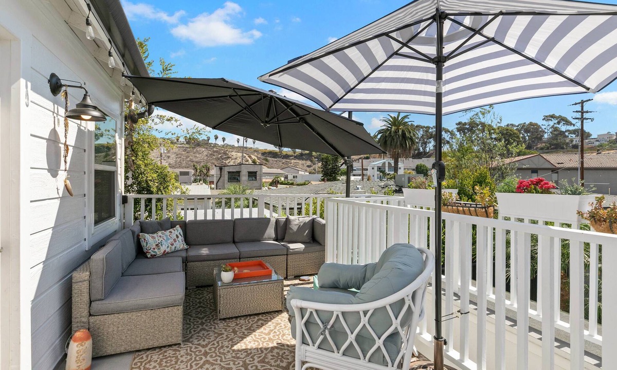 Capistrano Beach Apartment | Garabaldi Studio - private entrance and patio