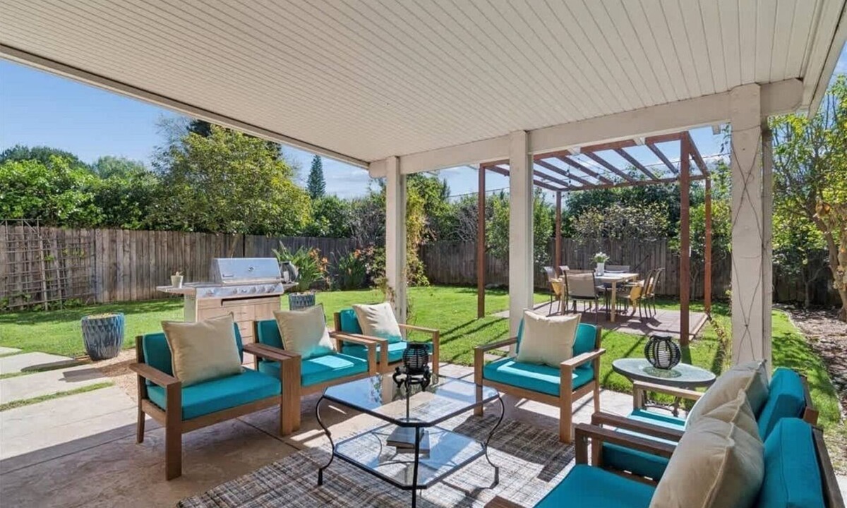 Valley Village House | *GATED 5BR | 2 King Suites | Game Room | BBQ!*
