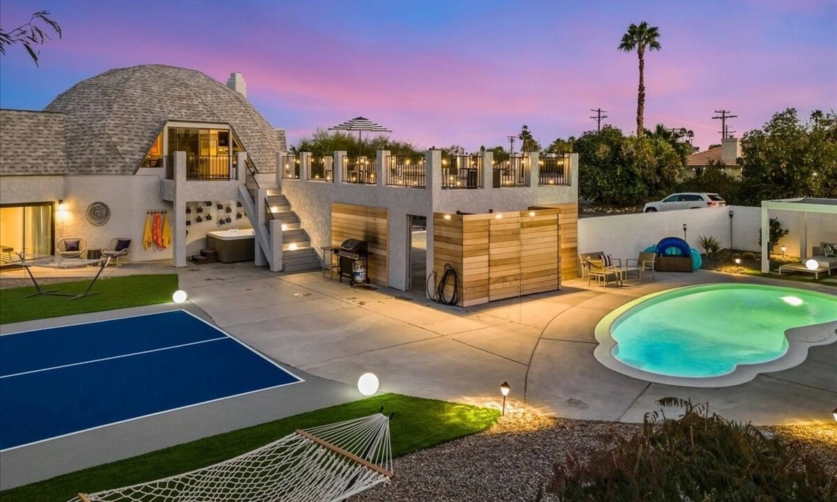 Bermuda Dunes House | Geodesic Dome | Pool + Pickleball · Palm Springs