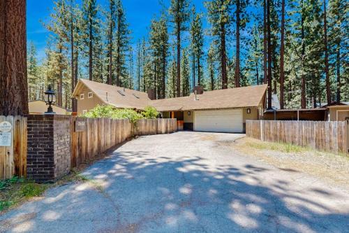 Black Bart House | Get outside and play in South Lake Tahoe - minutes to Heavenly & lake
