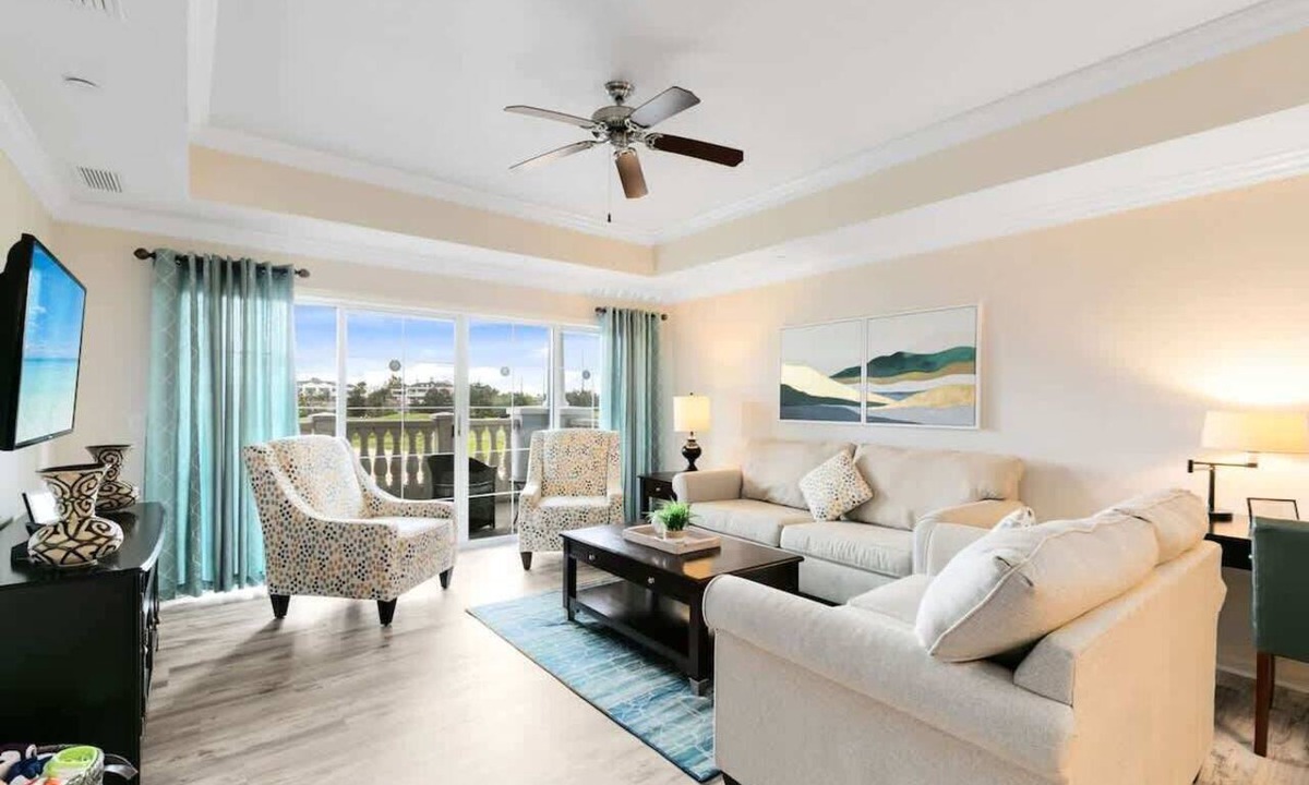 Reunion Condo | Golf Course Views Condo Near Disney & Resort Pools