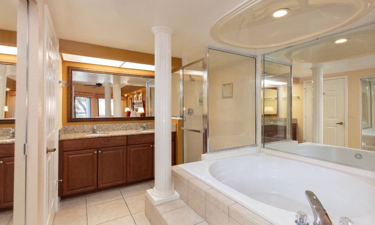 Florida Central Atlantic Coast Apartment | Gorgeous 2Bedroom Villa at Westgate Lakes Resort near Universal Studios Seaworld