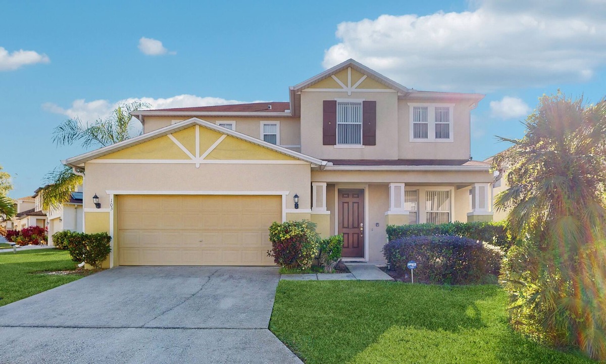 Windwood Bay House | Gorgeous private home, dog-friendly, private pool & close to parks