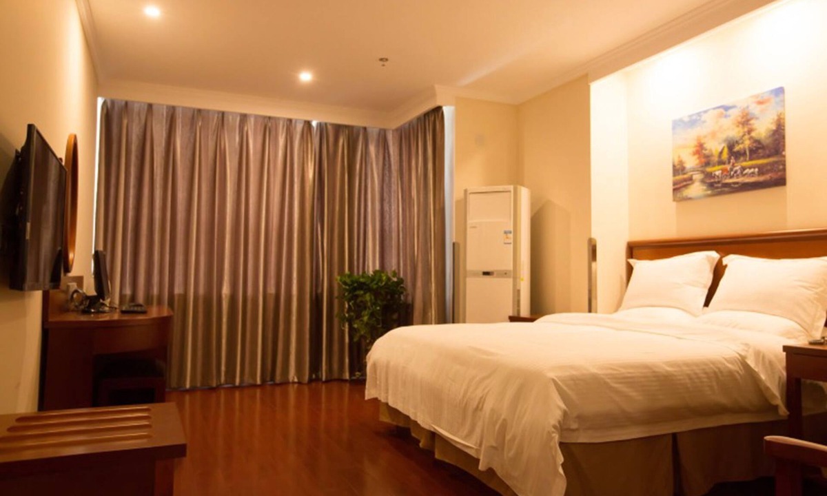 Guichi Qu Hotel | GreenTree Inn Chizhou Changjiang Middle Road Shangzhidu Commerce Square Express Hotel