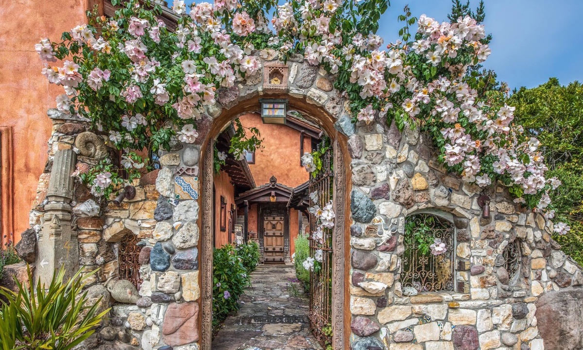 Jack's Peak House | Hacienda Spa Aguajito: Gated Estate 23 acres towering oaks and Ocean Views