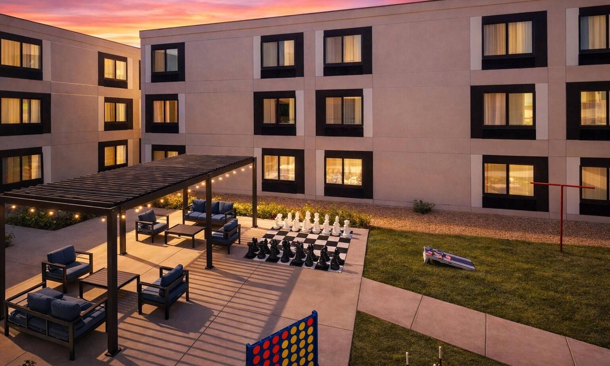 Midway District Hotel | Hampton Inn & Suites by Hilton San Diego SeaWorld Near Old Town