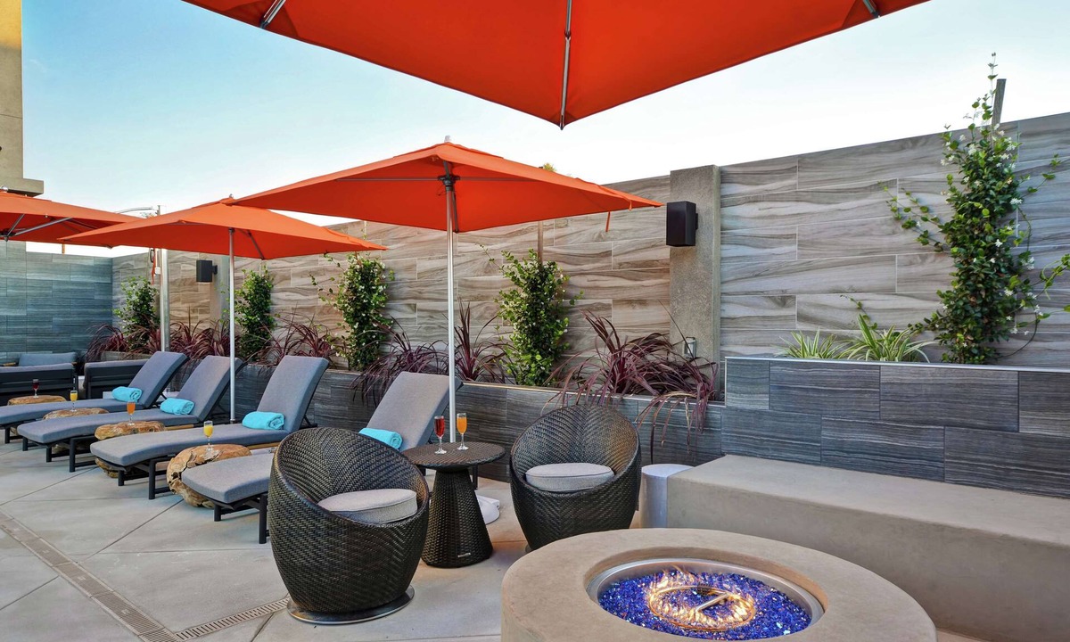 Burbank Hotel | Hampton Inn & Suites Los Angeles Burbank Airport