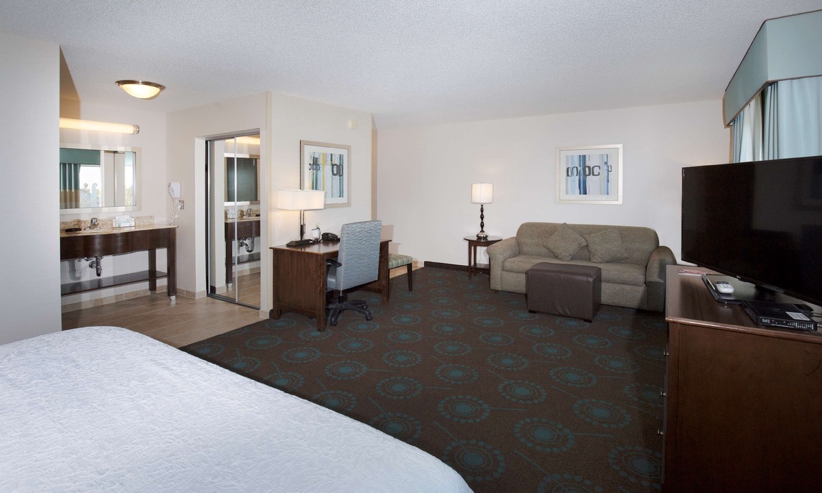 Fairfield Hotel | Hampton Inn & Suites Suisun City Waterfront