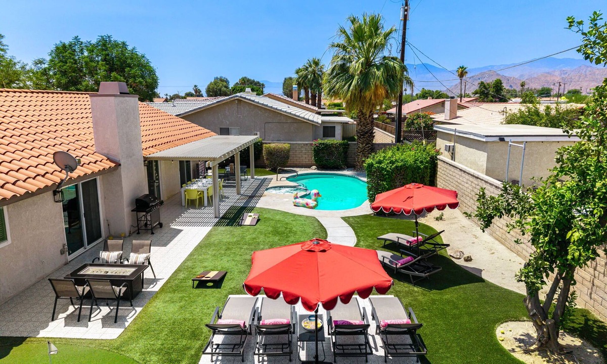 Bermuda Dunes House | Hello Pool Spa Putt-Putt Billiards Games Firepit