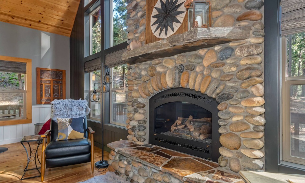 Camp Connell Cabin | Hiawatha Hideaway- Mountain Getaway