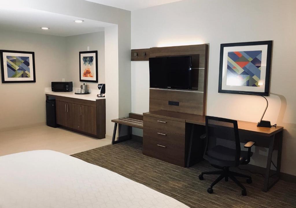 Fremont Hotel | Holiday Inn Express Fremont - Milpitas Central by IHG