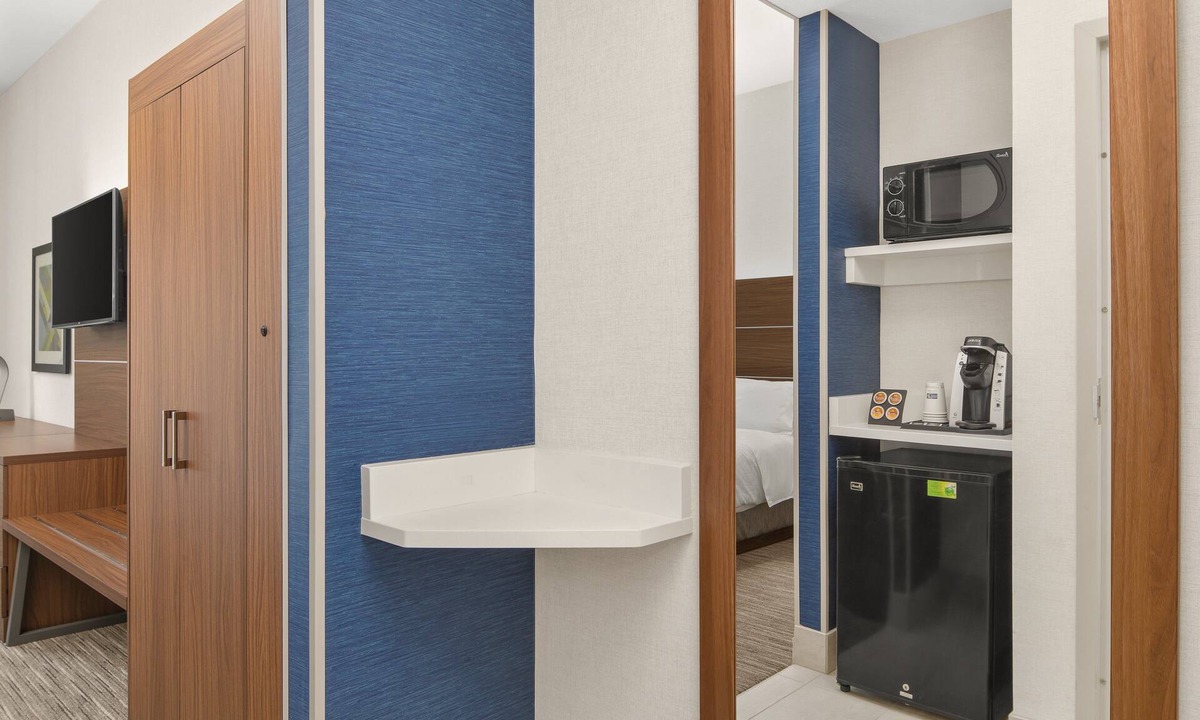 North Natomas Hotel | Holiday Inn Express Hotel Sacramento Airport Natomas by IHG