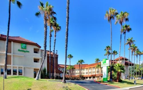 Lincoln Acres Hotel | Holiday Inn Express La Mesa Near SDSU by IHG