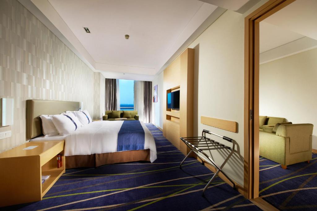 Zhengzhou Hotel | Holiday Inn Express Zhengzhou Airport by IHG